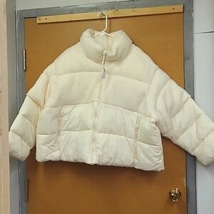Old Navy Size 3X Ivory Cropped Sherpa Puffer Jacket